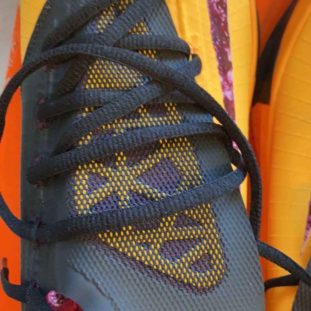 Shoes - Picture 7 of 13